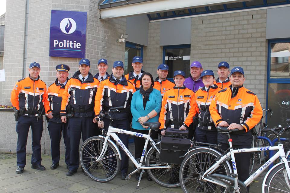 Politie Aalst gaat streng optreden tegen parkeren aan RVA – Goeiedag