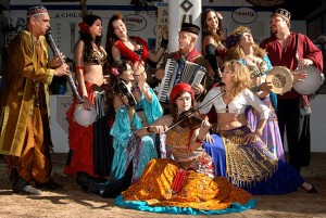 Zigeuners spelen muziek Persregio Dender