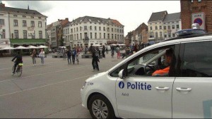 Politie aan station Aalst amokmakers Persregio Dender