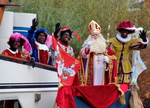 Sint-Maarten en Zwarte Pieten op Stoomboot Persregio Dender