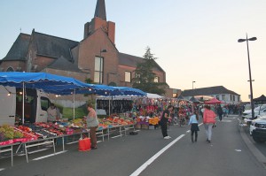 Kerksken Dorp avondmarkt Persregio Dender