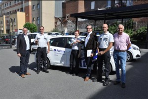 Politie Geraardsbergen Lierde neemt nieuwe dienstvoertuigen in ontvangst Persregio Dender